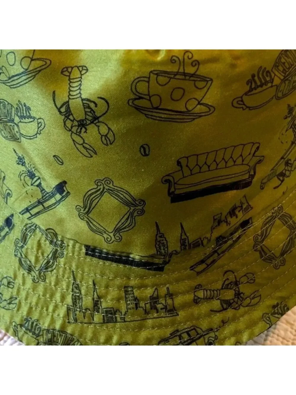 Friends Reversible Bucket Hat | Black & Green